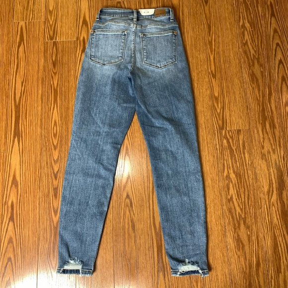 Judy Blue Womens 0‎ Relaxed Fit Distressed Jeans - Picture 6 of 12